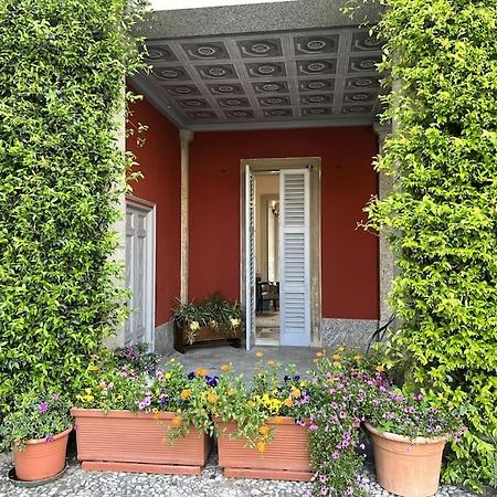 Stazione Canzo Exteriör bild